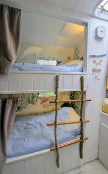 A fun bunk bed area for children 🌊
A playful space designed for sweet dreams and adventures.